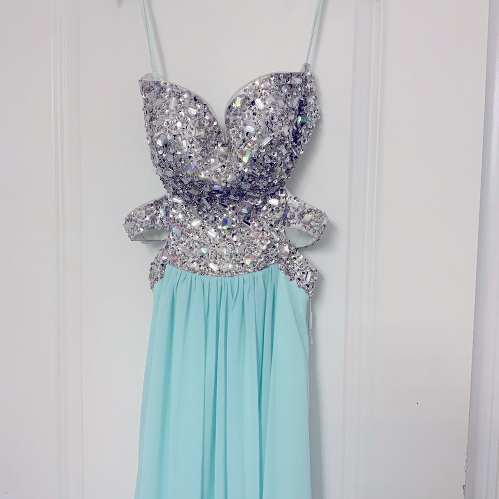 Prom dress size 2 (New, never worn)